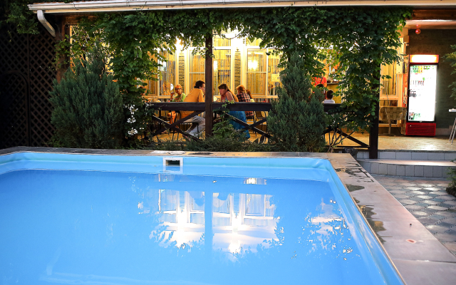 Izumrudnyij Guest House