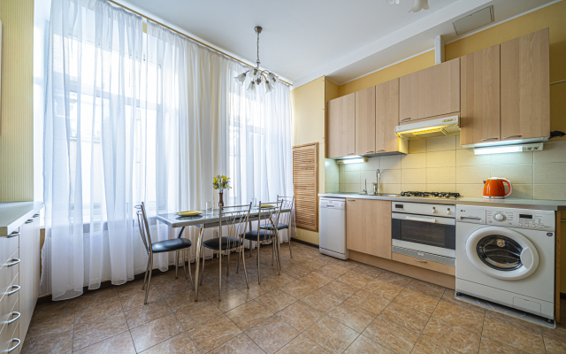 Na Naberezhnoy Kanala Griboyedova Apartments