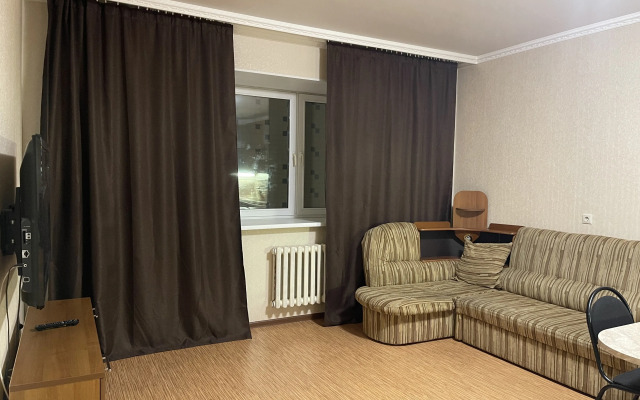 Na Adoratskogo 1 Flat