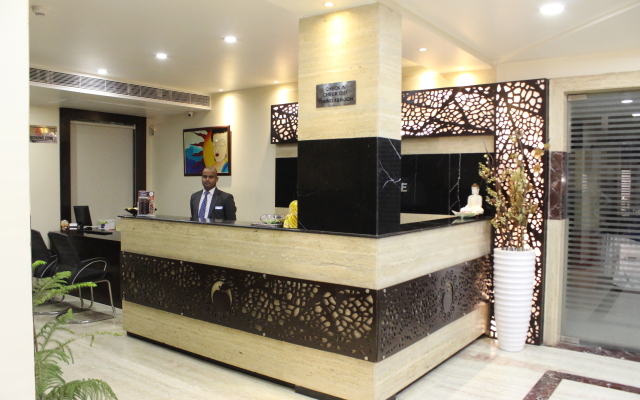 The Golden Apple Hotel
