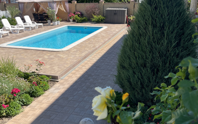 Zhemchuzhina u Morya Flat