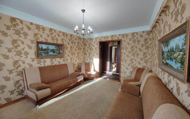 Квартира Большая Двухкомнатная Сталинка на Проспекте Ленина