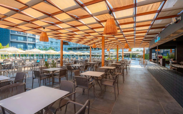 Отель Vox Maris Resort