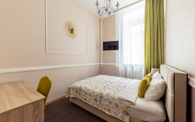 Отель Искра