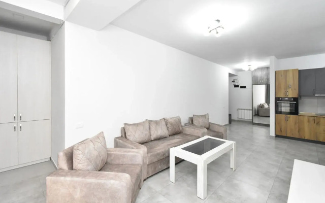 2-K v Novostroyke, Ulitsa Arama, Di412 Flat