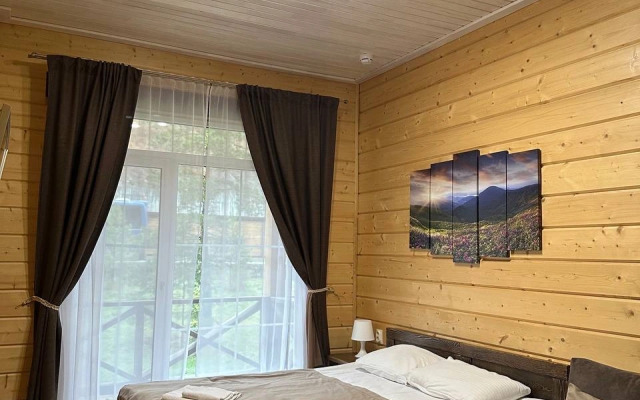 102 v Family Alley Apartments