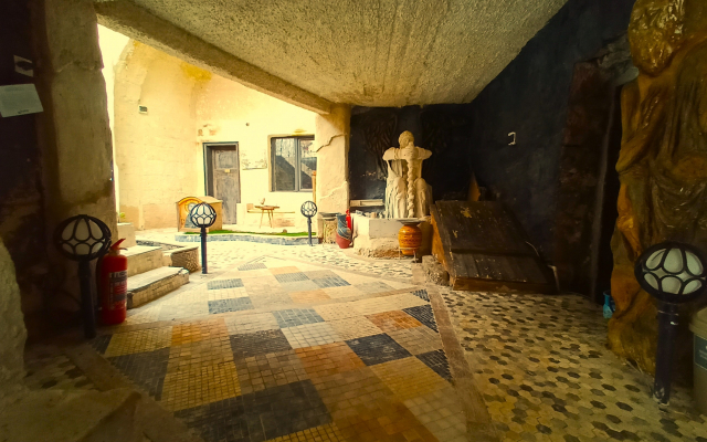 Stone Age Hotel