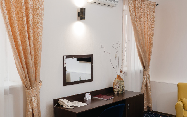 Oskar Hotel