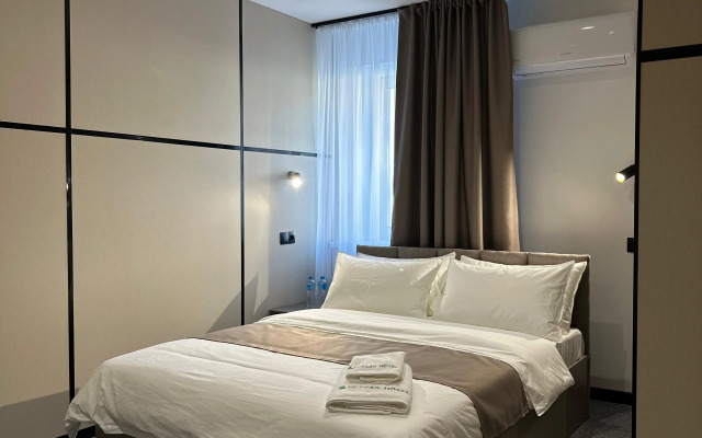 Set Sail Hotel