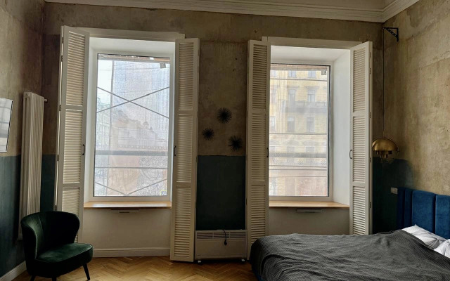 Апартаменты с Видом на Невский