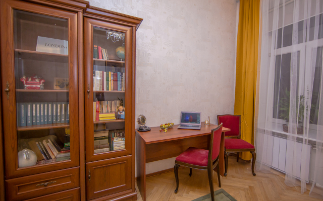 Апартаменты St. Isaak's 4 bedroom & 3 bathroom