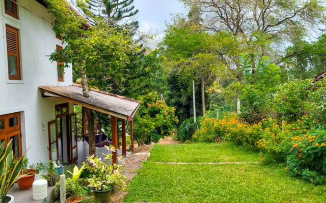 Dinoos Weligama Villa