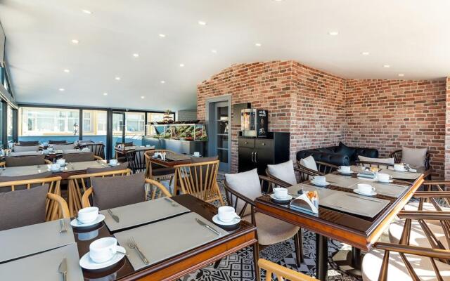 Отель Interstar