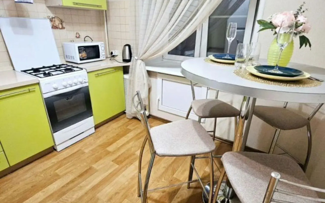 Na Sverdlova 100 Flat