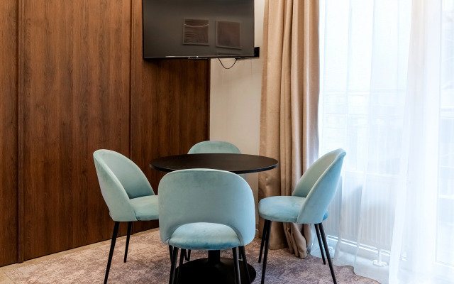 Elpida Hotel