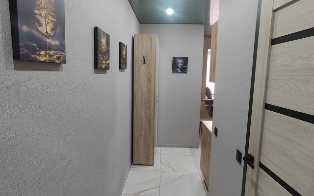 Апартаменты Потрясающая студия напротив терминала в центре Нефтяников