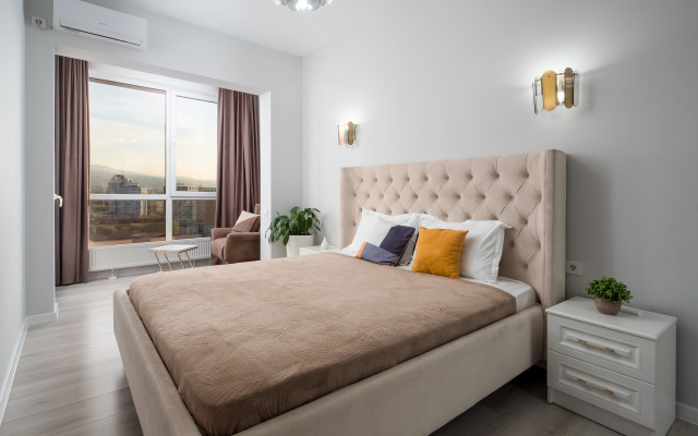 Yevrodvushka S Potryasayuschim Vidom Na Gory Flat