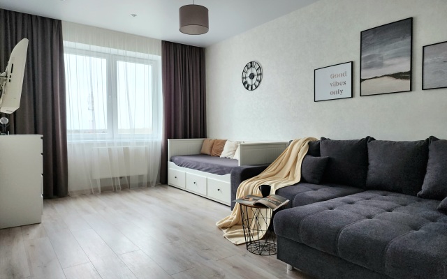 S Vidom Na Ozero Flat