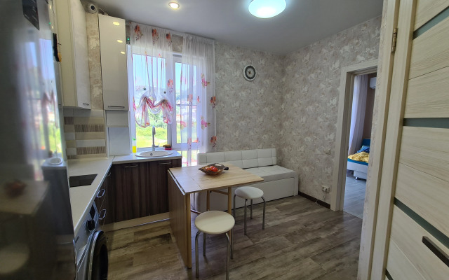 V Siriuse S Otdelnoy Spalney I Balkonom Flat