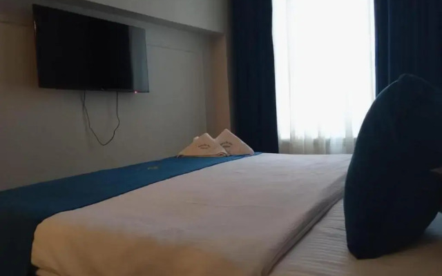 Perla De Mar Inn Hotel