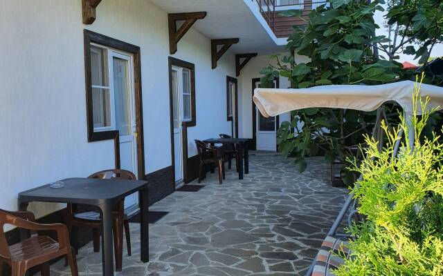 Vizit Guest House