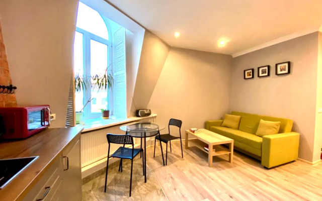 Квартира Cтудия-мансарда в центре у канала