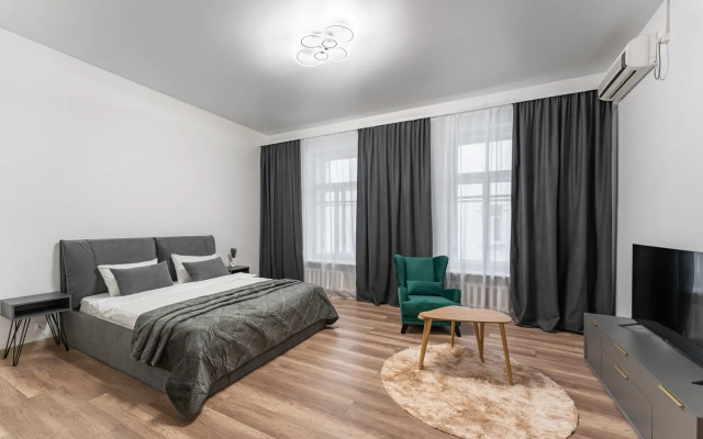Tryokhkomnatnaya V Tsentre Moskvy Na Tverskoy Flat