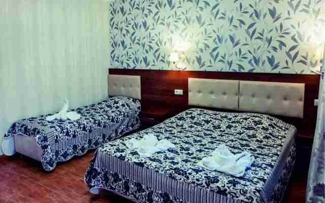 Lantana-Anzhela Hotel