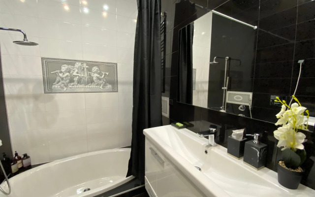 Dizaynerskaya V Tsentre Yaroslavlya Flat