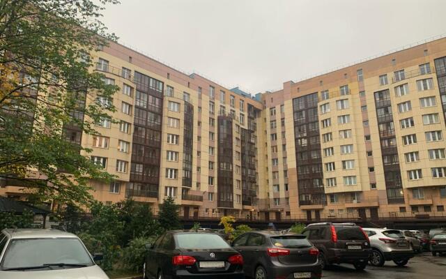 Tryokhkomnatnye Dlya 10 Chelovek Apartments