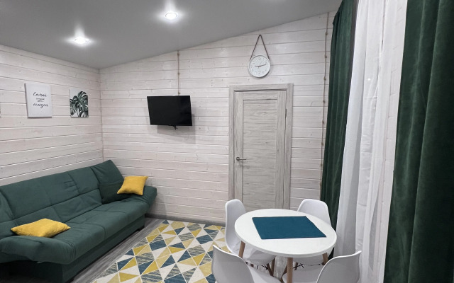 Tri Berezy Private house