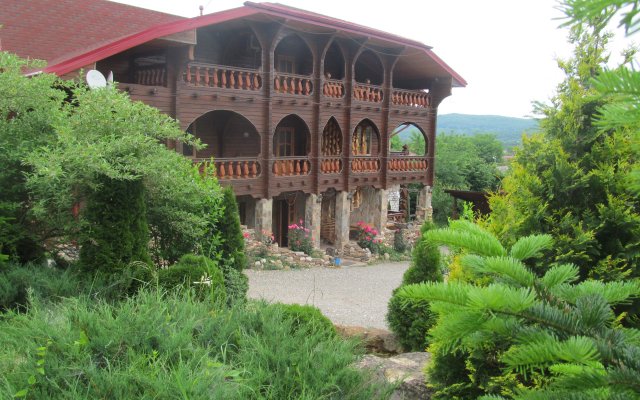 U Goryi Lyubava Guest House