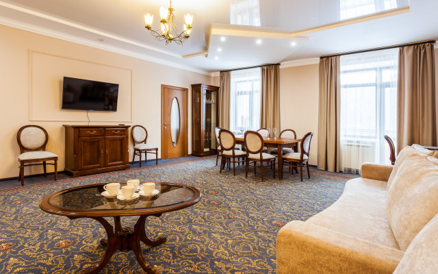 Sosnovyij Bor Hotel