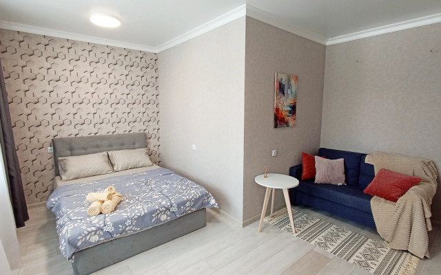 V Tikhom Rayone Flat