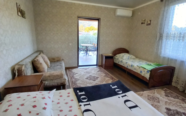 Mari Guest house