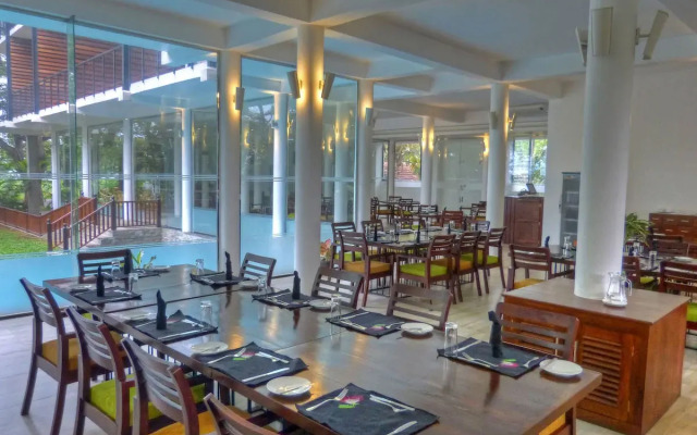Rain Tree by Oak Ray Hotel