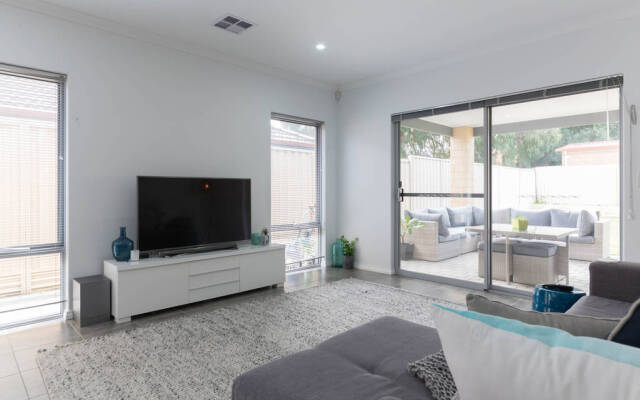 Гостевой Дом Modern home near city and airport