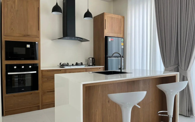 Level Villas, Villa