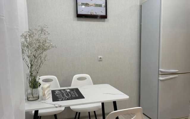 Na Bulvare Yunosti 9 Flat