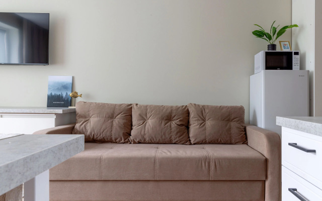 U Metro Ladozhskaya Apartment