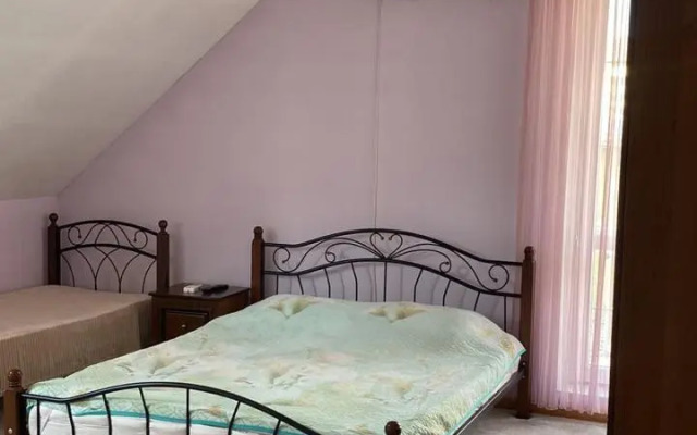 Na Pikhtovom Pereulke 18 Private house