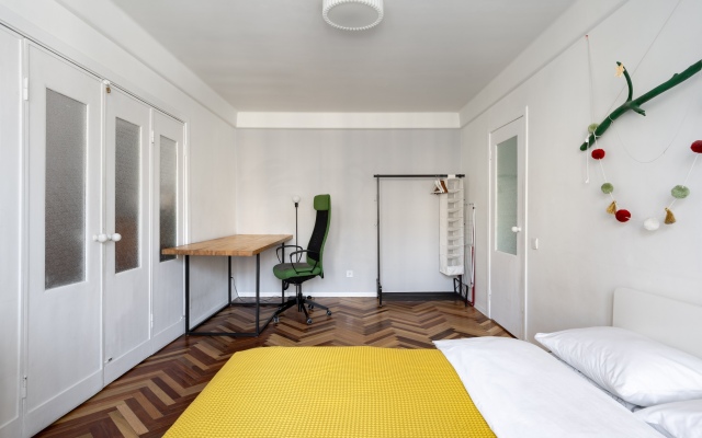 912 U Parka Pobedy Apartment