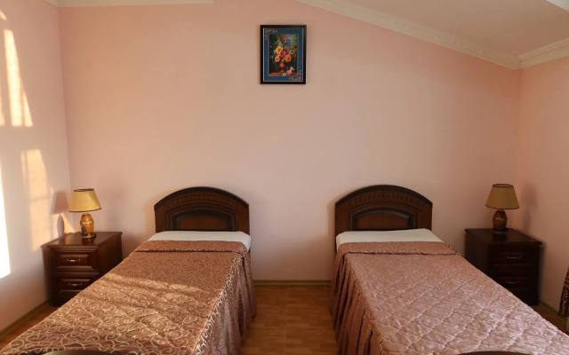 Dzhugelia Guest House