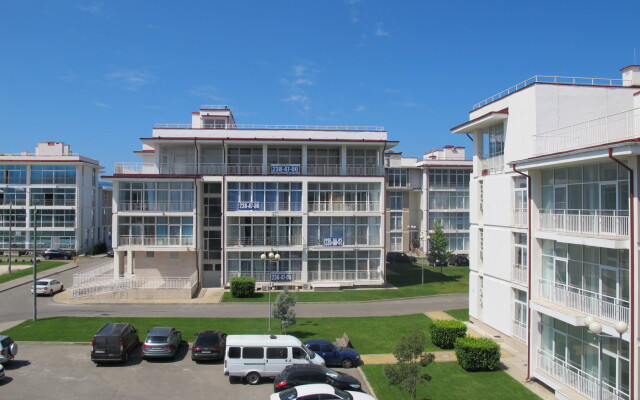 Na Bulvare Nadezhd 8/2 Apartments