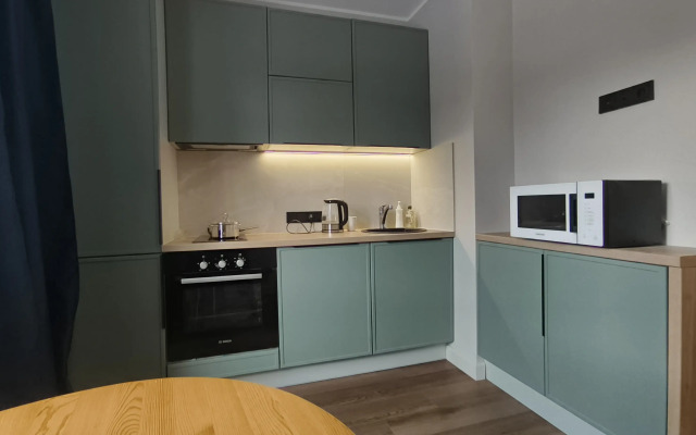 Апартаменты у метро с новым ремонтом, 20 минут от  центра