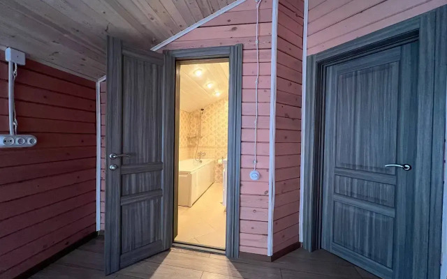 Частный дом у Медного озера