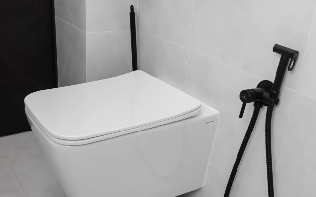 Apartamenty Zerkal'nyj indastrial-loft v centre Kazani u nabereznoj Kabana