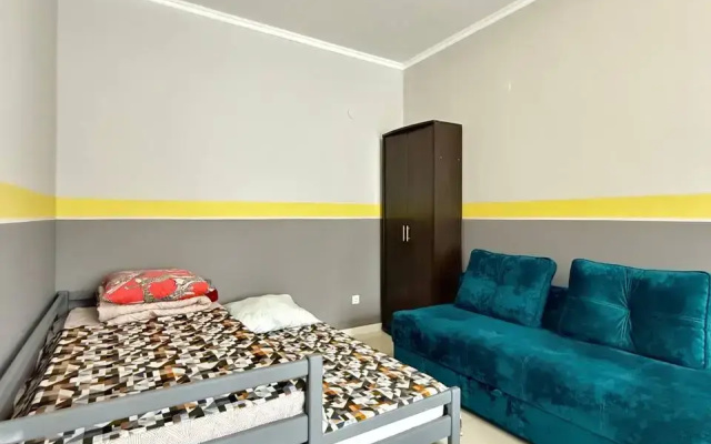 Kvartira 3 Kom s Otdel'nym Vhodom 8 Sp Mest Centr Goroda Rabotaem s Ur Licami