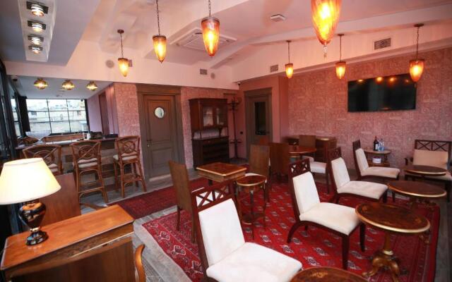 West Inn Hotel Baku