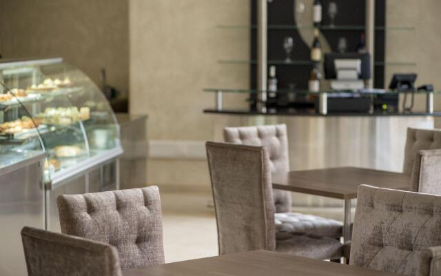 Protea Hotel by Marriott Kampala Skyz Hotel